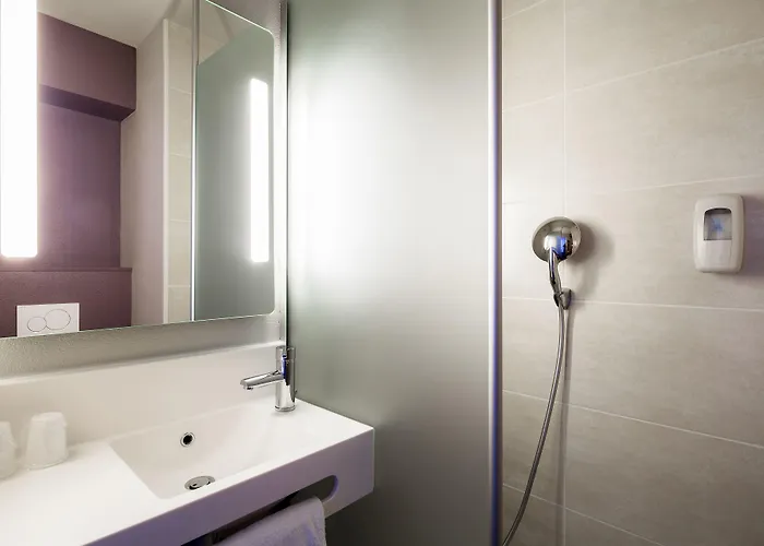 Bordeaux Est 3 Etoiles Hotel